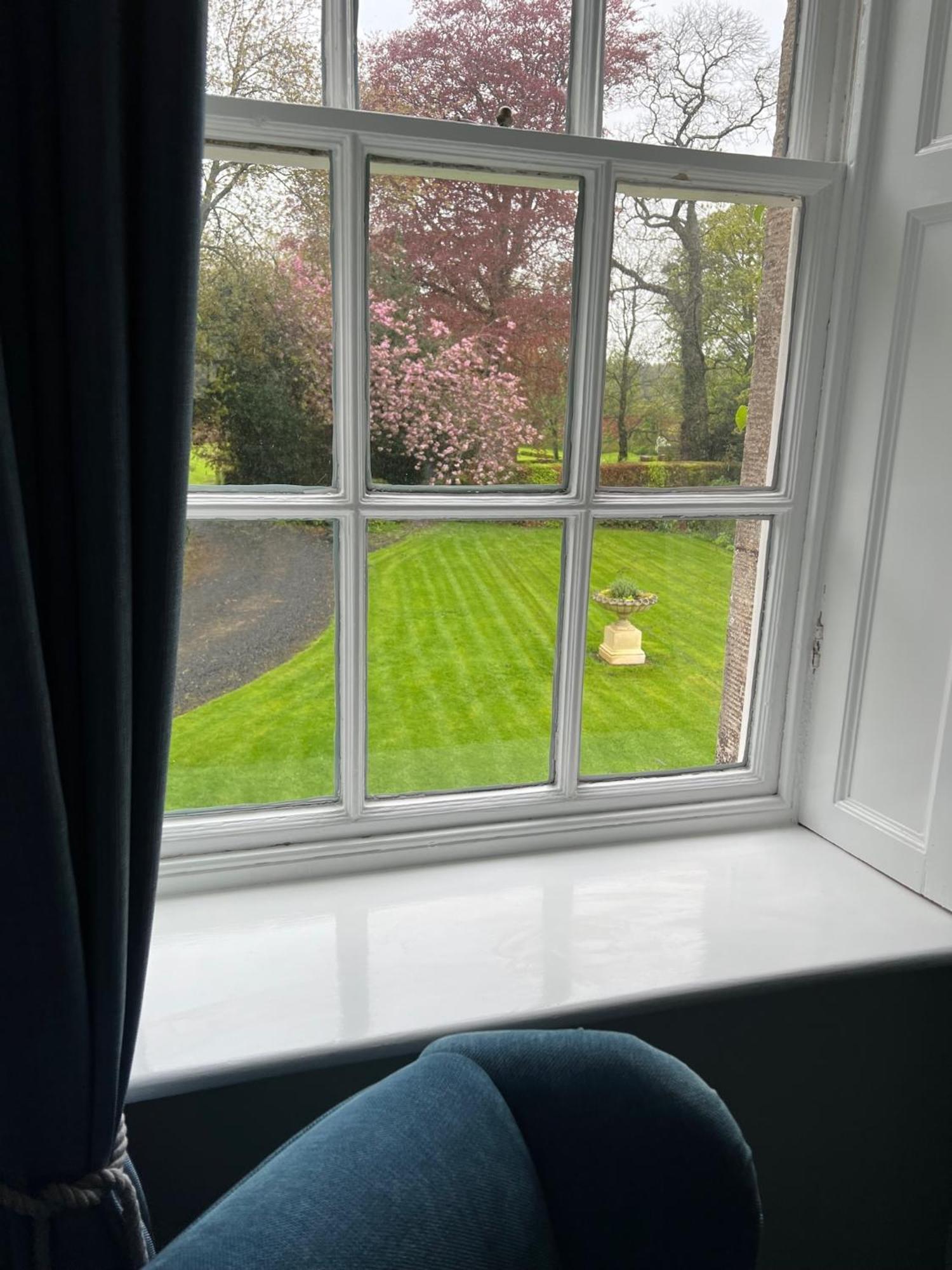 Broomhouse Farmhouse Cheswick  Rom bilde